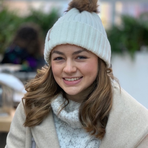 Meet your Posher, Sarah - Picture 1 of 1